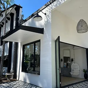 Maingate 2*, Anaheim États-Unis